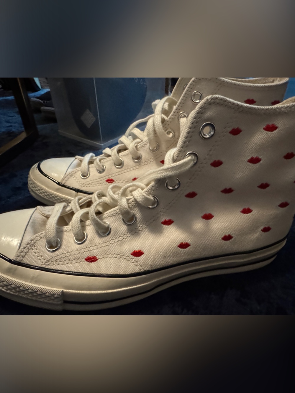 White Canvas converse High-Top Sneakers with Red lip Embroidery